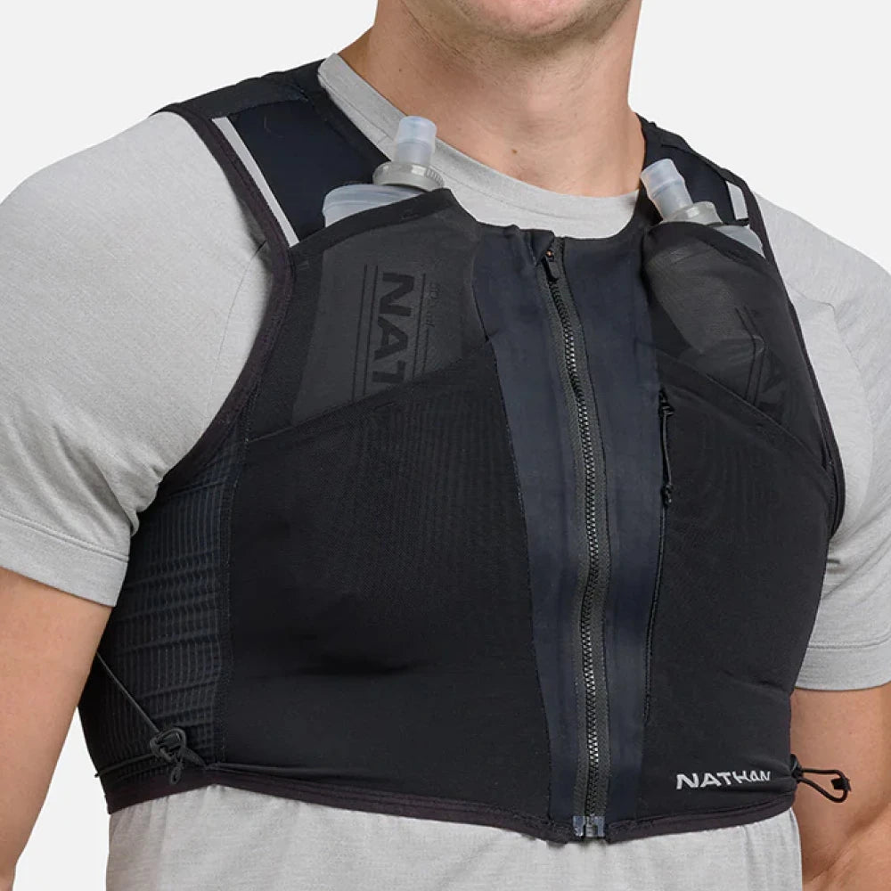 AERODYNAMIC, BODY-CONTOURING FIT