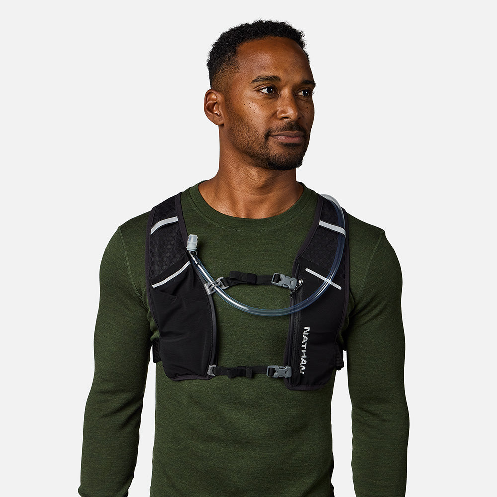 Nathan Hypernight QuickStart 2.0 Hydration Pack 4L with 1.5L