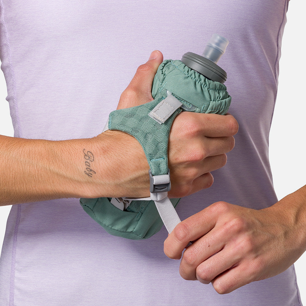 Pinnacle Soft Flask Insulated Handheld 18oz | Nathan Sports