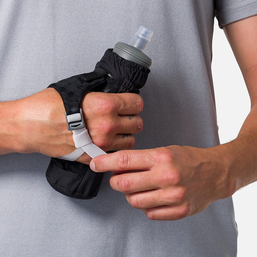 Pinnacle Soft Flask Handheld 14oz | Nathan Sports