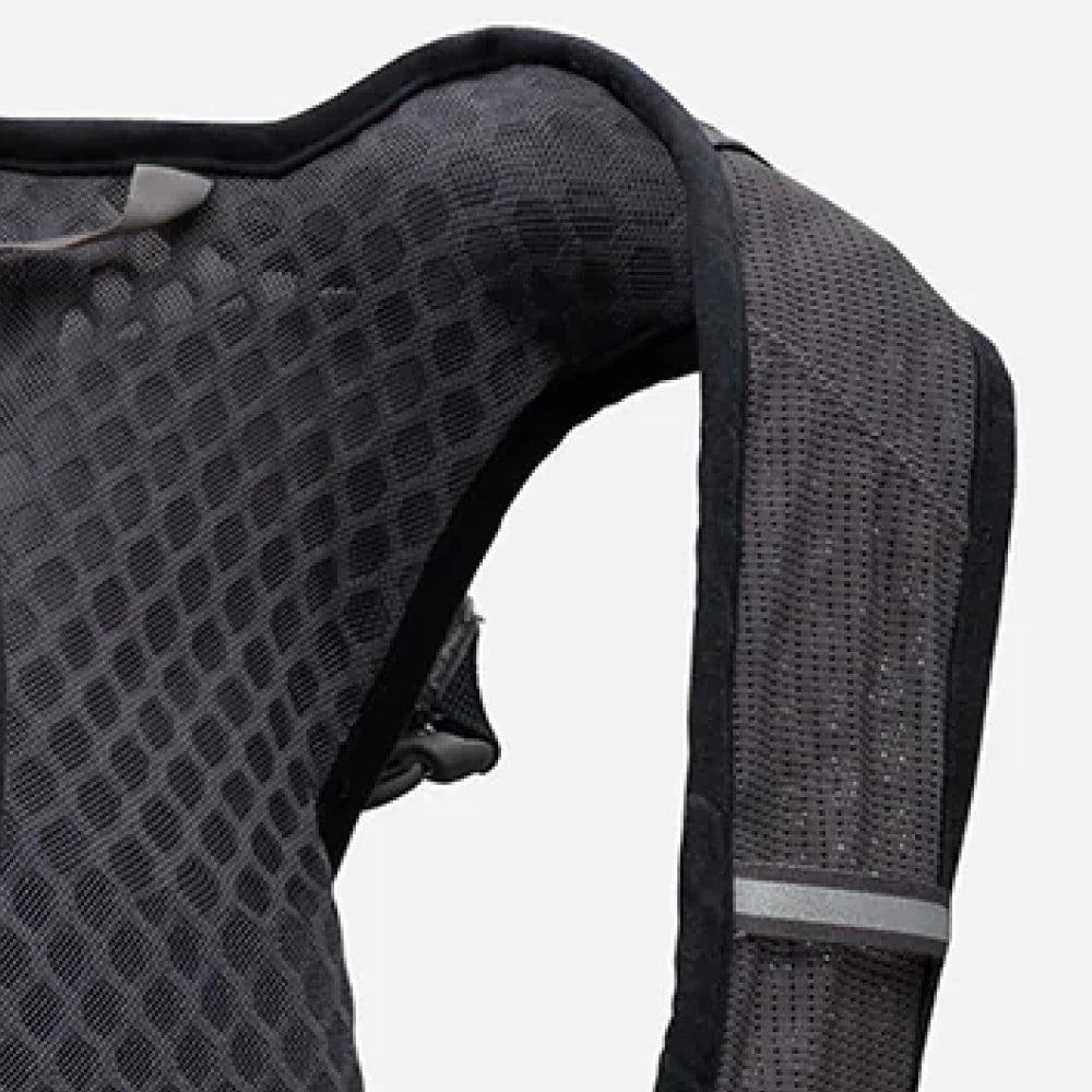 LIGHTWEIGHT & BREATHABLE